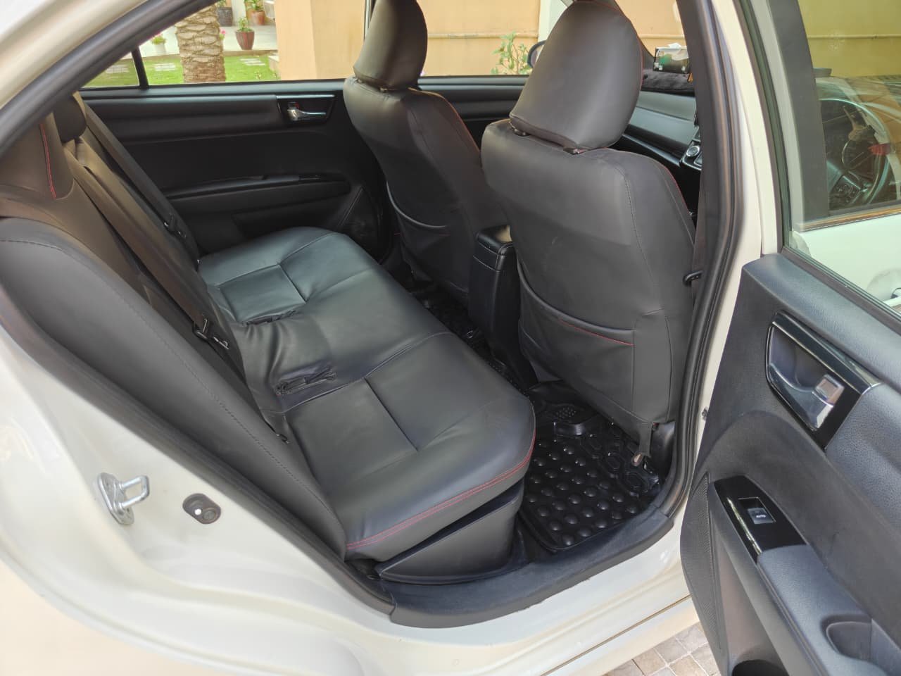 Car Image 9